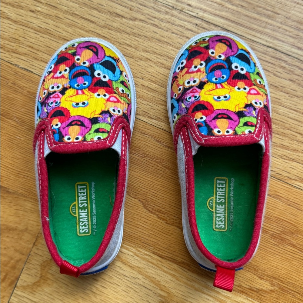Sesame Street Kids Red-Multicolor Character Slip-On Sneakers
